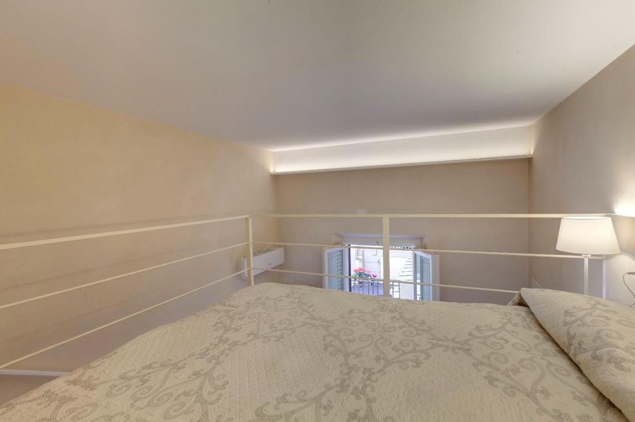 Appartamento Central Berchet With Terrace And Private Entrance